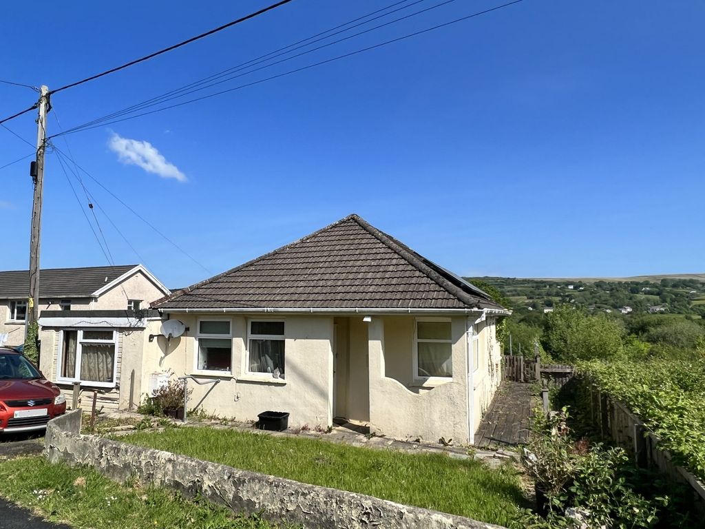 2 bed detached bungalow for sale in Llwyncelyn Road, Glanamman