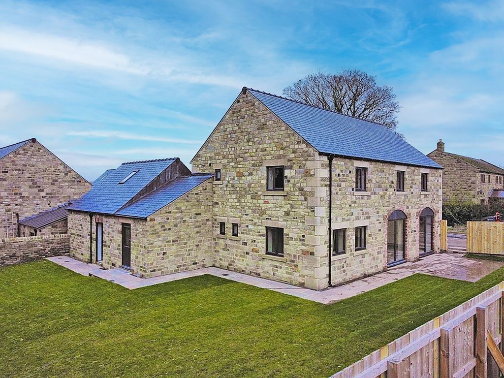 4 bed detached house for sale in Back Lane, Kirkby Malzeard HG4, £