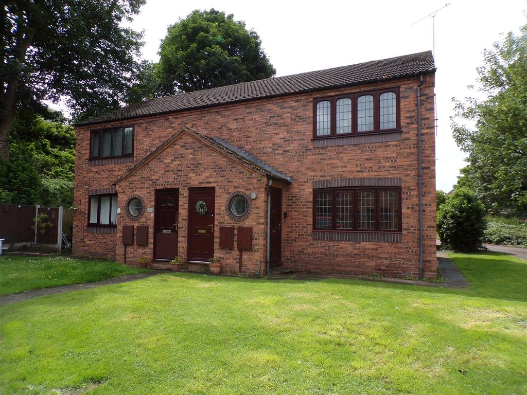 1 bed flat for sale in Queen Street, Rugeley WS15, £104,950 Zoopla