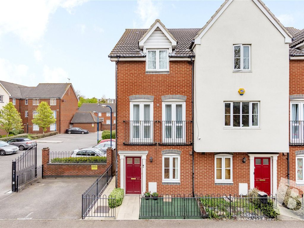 3 bed end terrace house for sale in Covesfield, Gravesend, Kent DA11, £