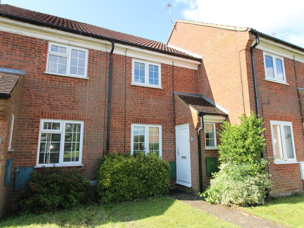 2 bed terraced house for sale in Edmonds Drive, Stevenage SG2, £300,000