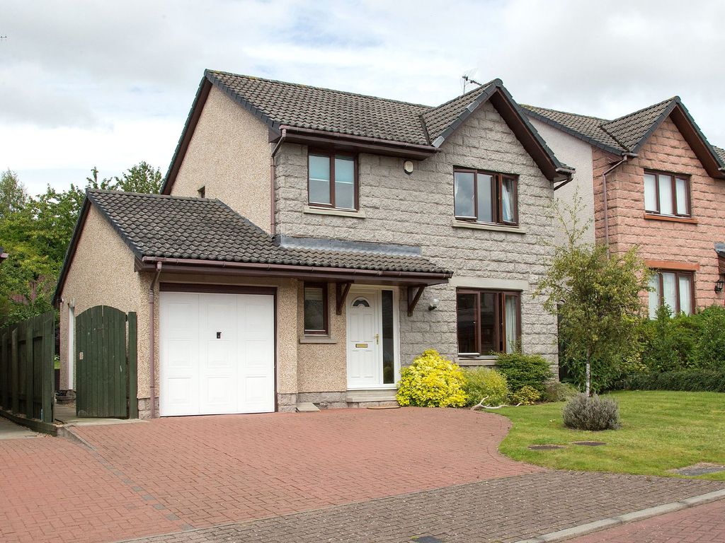 3 bed detached house to rent in Mary Findlay Drive, Dundee
