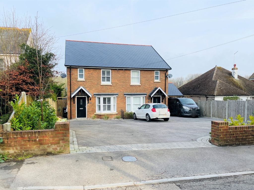 3 bed semidetached house for sale in Eythorne Road, Shepherdswell