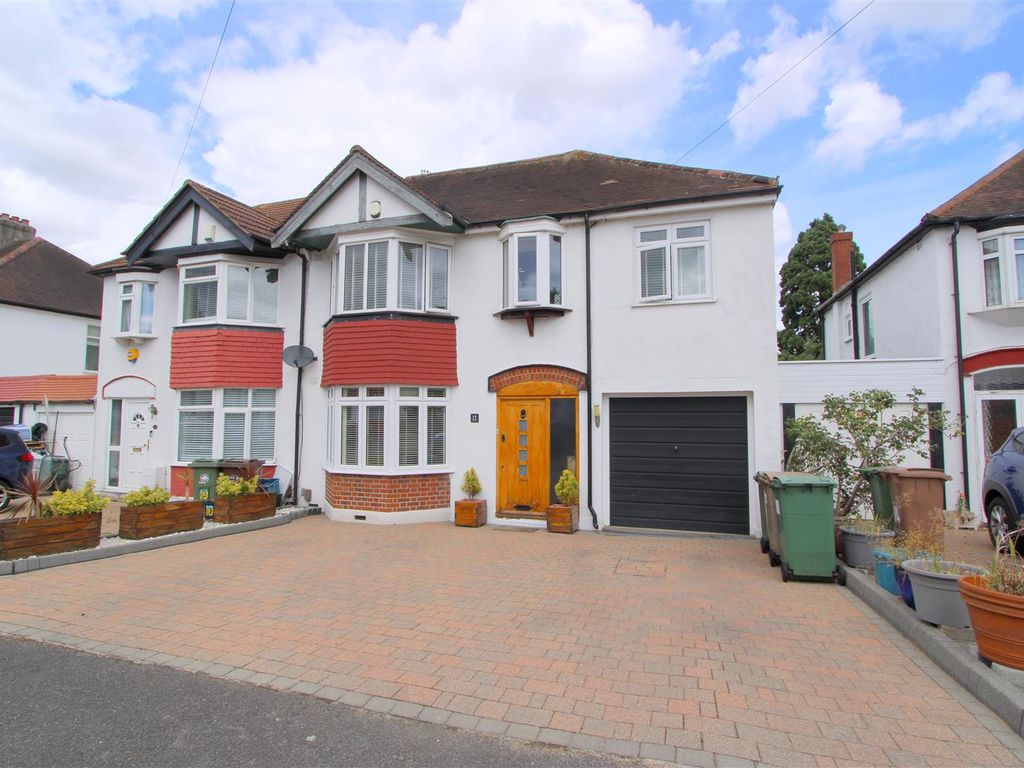 4 bed semidetached house for sale in Tritton Avenue, Beddington