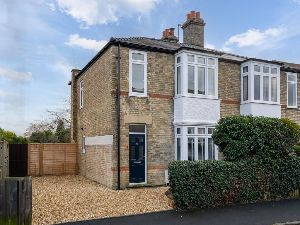 3 bed semidetached house for sale in Leys Road, Cambridge CB4, £