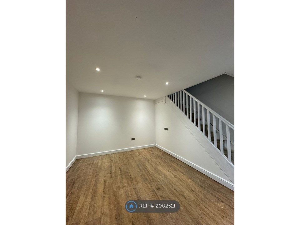 3 bed terraced house to rent in Arundel Street, Mossley, AshtonUnder