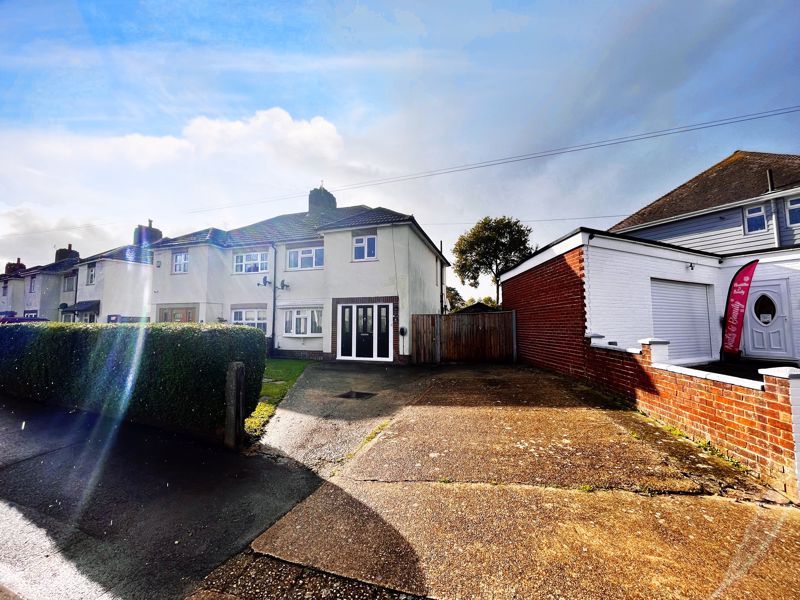 3 bed semidetached house for sale in Wavell Road, Gosport PO13, £