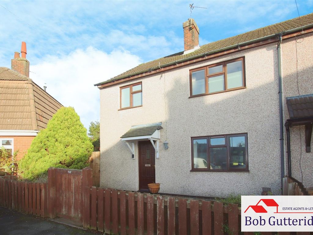 3 bed semidetached house for sale in Chestnut Grove, Chesterton