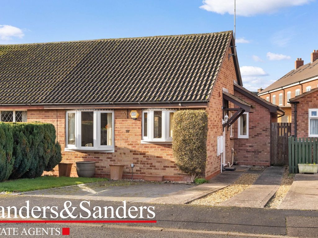 2 bed bungalow for sale in Seymour Road, Alcester B49, £295,000 Zoopla