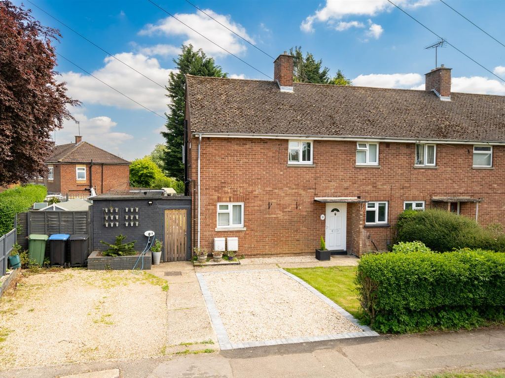 Studio for sale in Old Dean, Bovingdon, Hemel Hempstead HP3 Zoopla