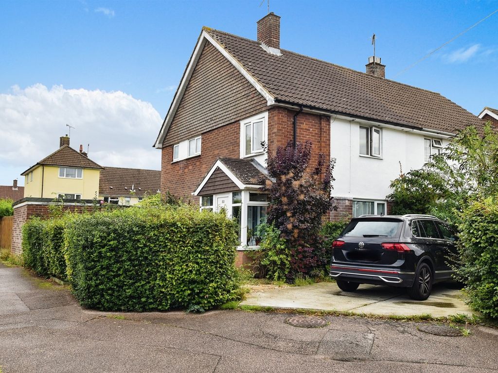 2 bed end terrace house for sale in Boxted Road, Hemel Hempstead HP1, £