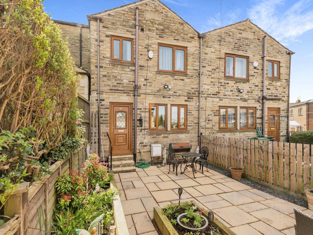 3 bed semidetached house for sale in White Lee Road, Batley, West