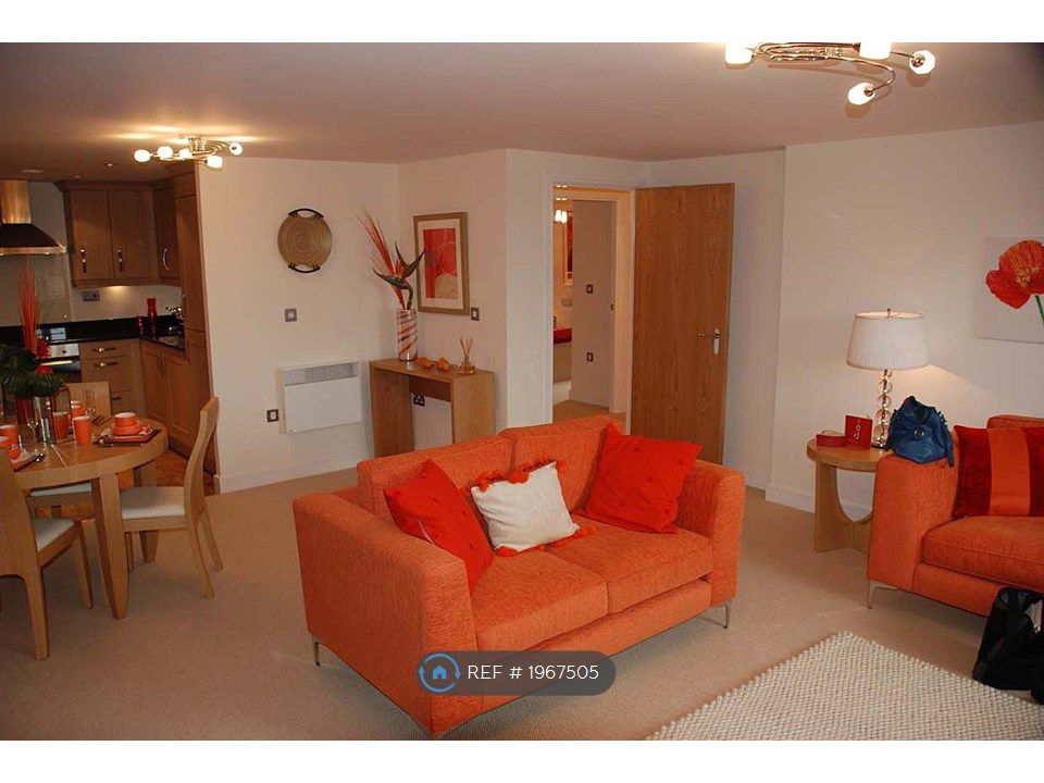 2 bed flat to rent in Fitzwilliam Street, Bletchley Park, Milton Keynes
