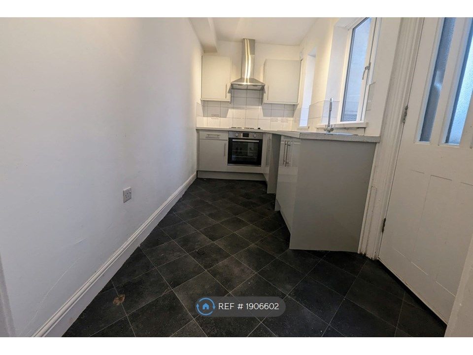 2 bed semidetached house to rent in Huthwaite Road, SuttonInAshfield