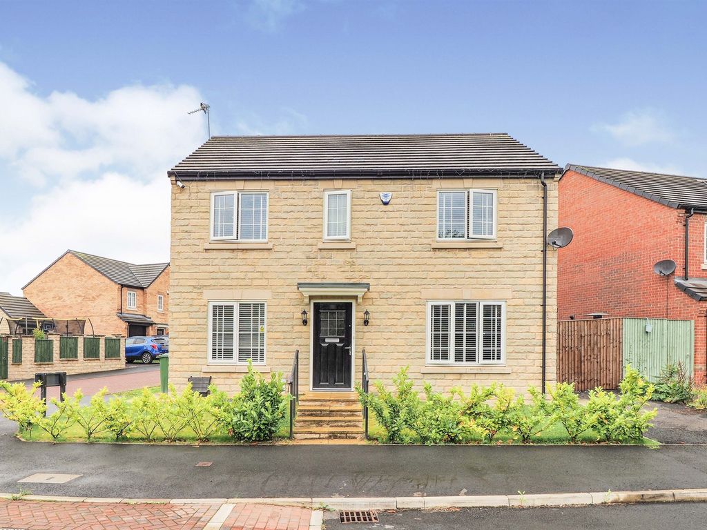 4 bed detached house for sale in Oak Drive, Whinmoor, Leeds LS14 Zoopla