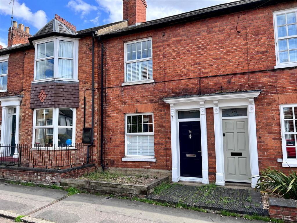 2 bed terraced house for sale in Wolverton Road, Stony Stratford