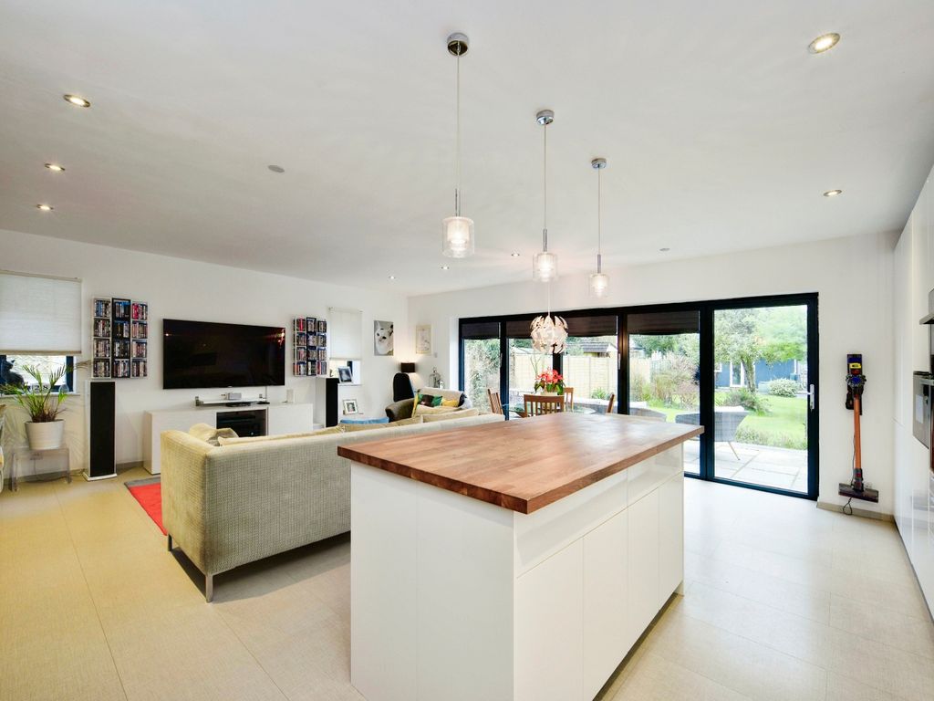 3 bed detached bungalow for sale in Pickering Street, Maidstone ME15, £