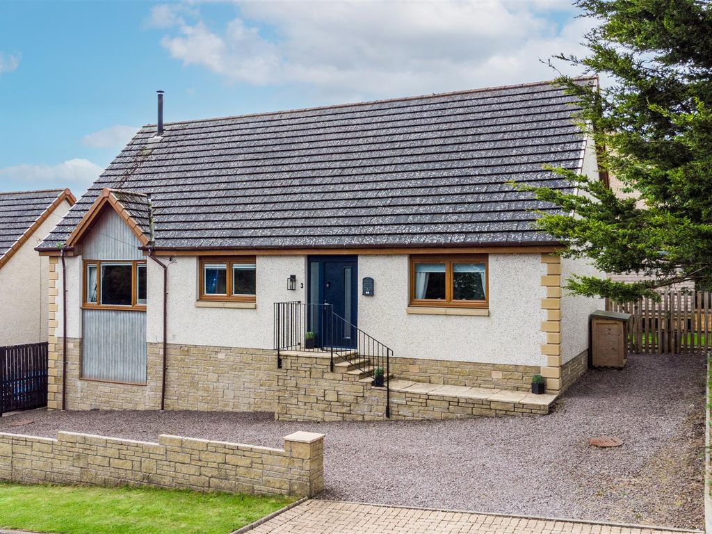 3 bed detached bungalow for sale in Manse Road, Stonehouse, Larkhall