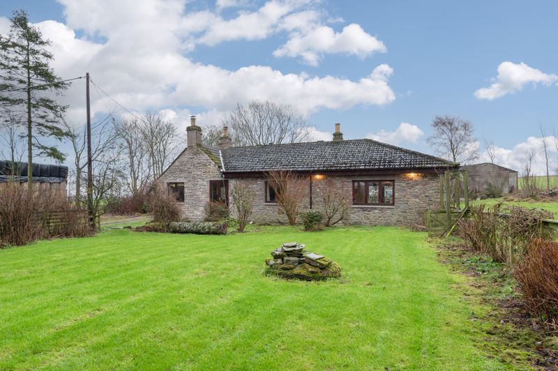 3 bed detached house for sale in Aberlemno, Forfar DD8 Zoopla