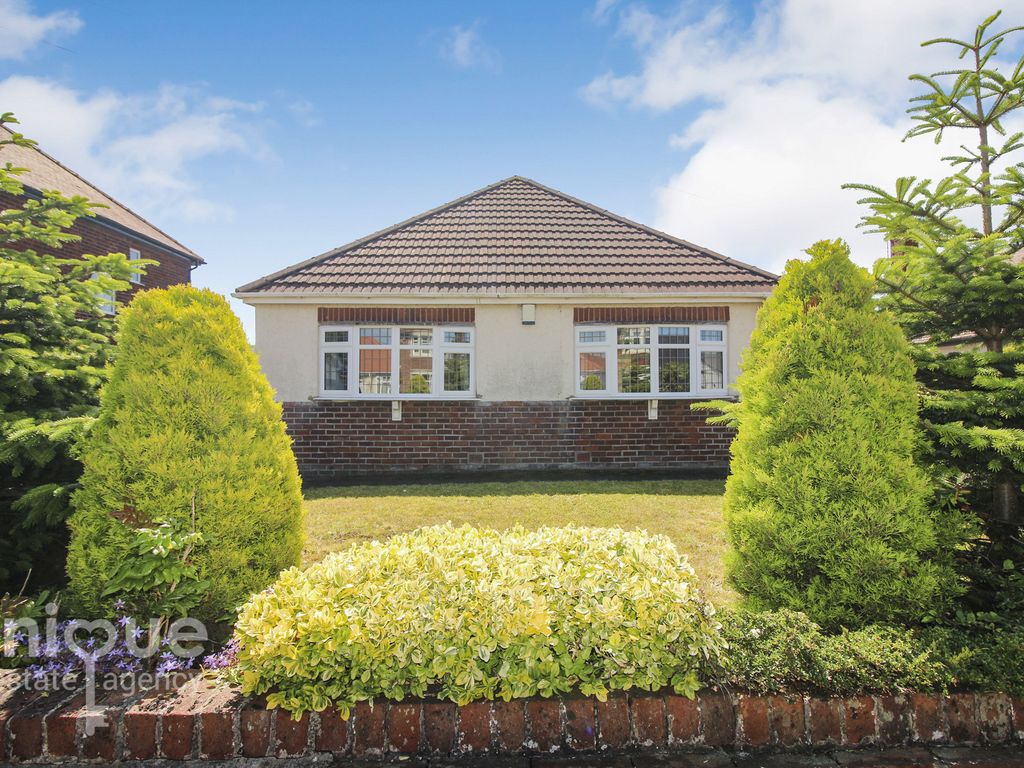 3 bed bungalow for sale in Eaves Road, Lytham St. Annes FY8, £299,950