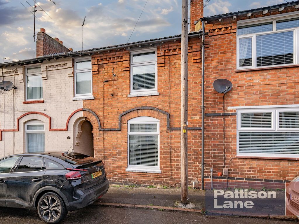 3 bed terraced house for sale in Sackville Street, Kettering NN16 Zoopla