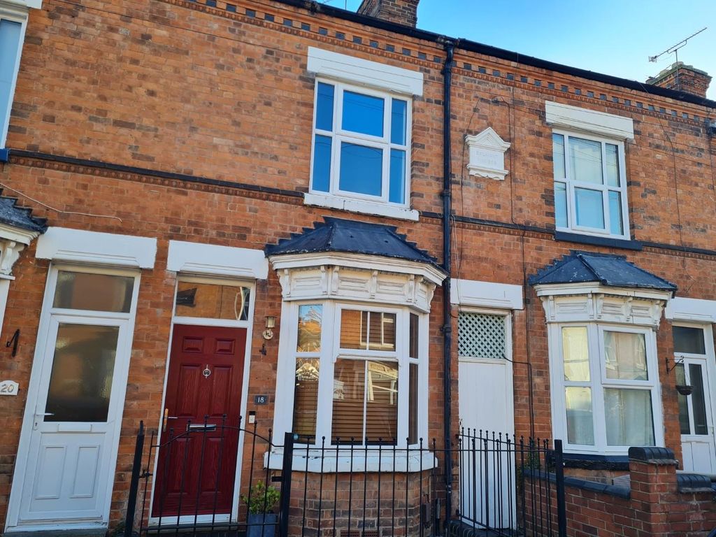 3 bed property to rent in Clifford Street, Wigston LE18, £950 pcm Zoopla