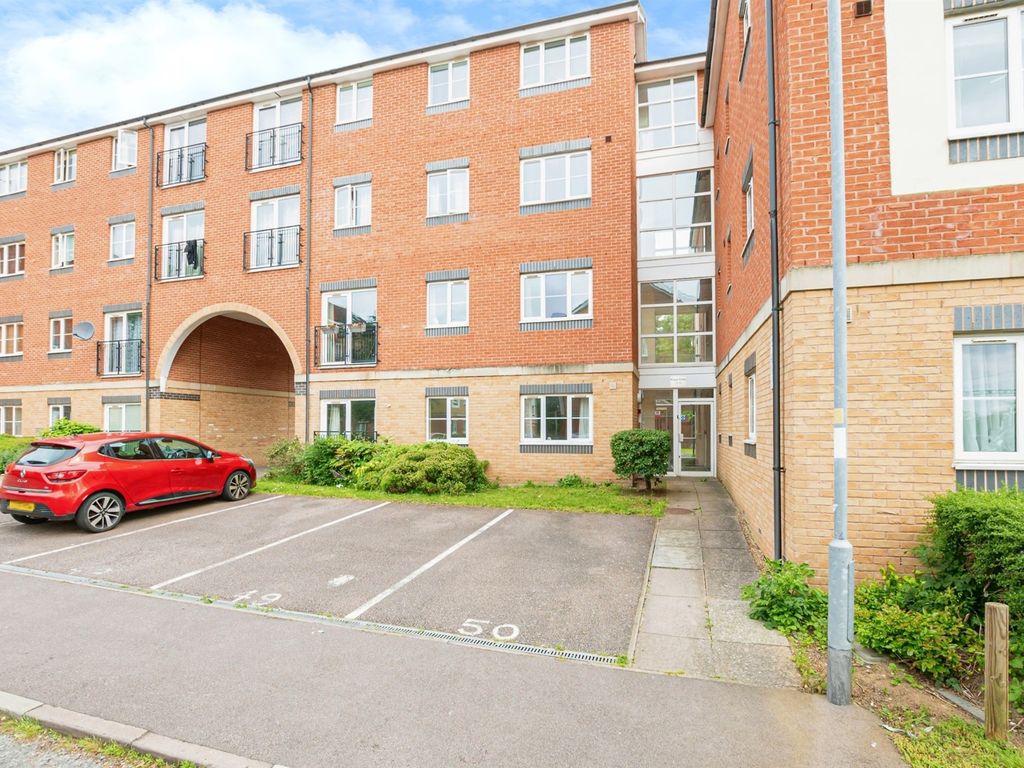 2 bed flat for sale in Poppy Fields, Kettering NN16, £124,950 Zoopla