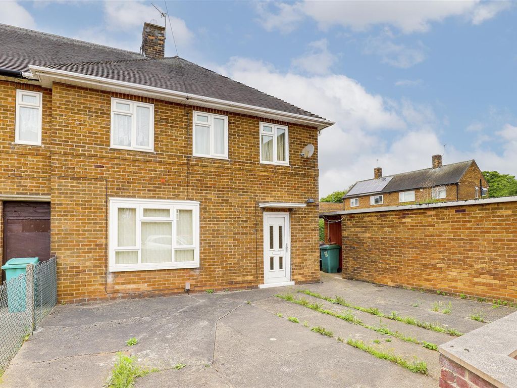 4 bed semidetached house for sale in Orion Close, Bilborough