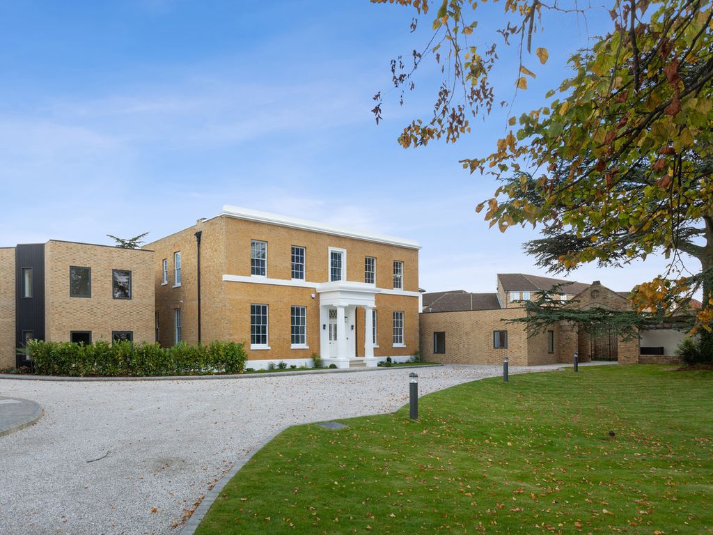 4 bed semidetached house for sale in East End Road, East Finchley