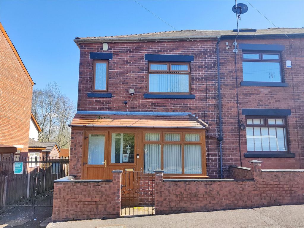 3 bed semidetached house for sale in Thatcher Street, Hathershaw