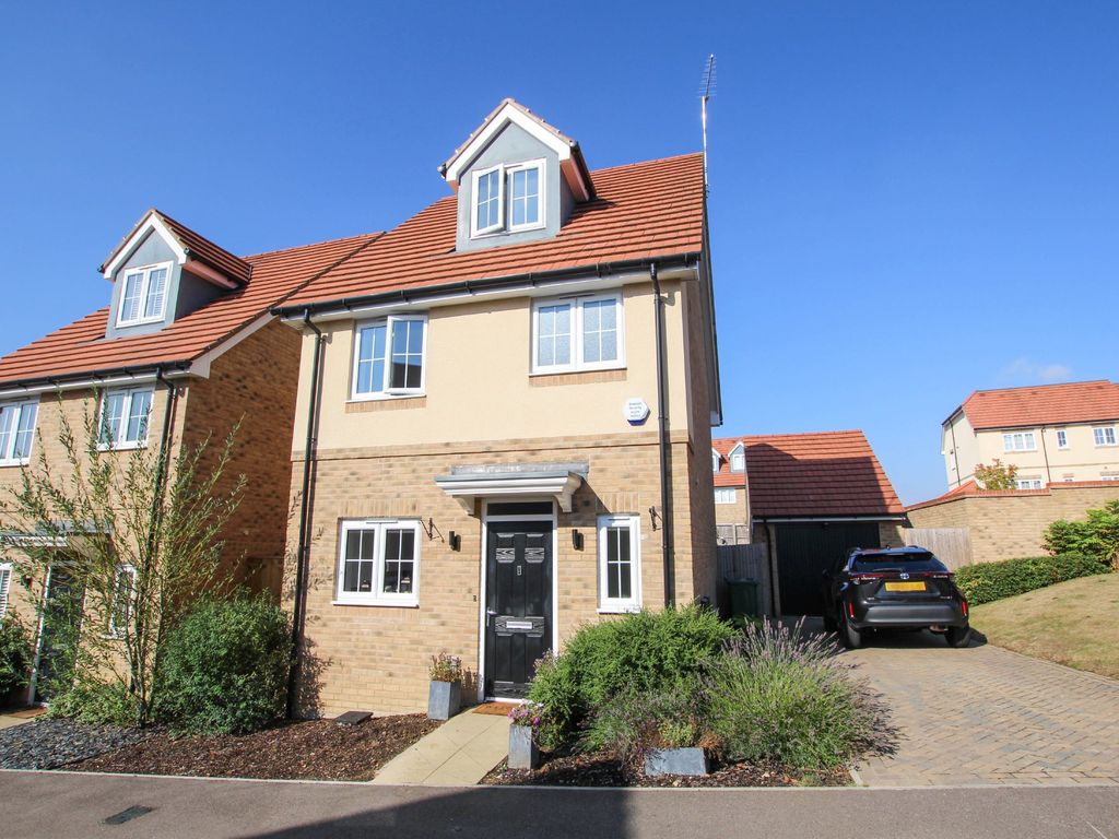 3 bed detached house for sale in Hills Drive, Newport, Saffron Walden