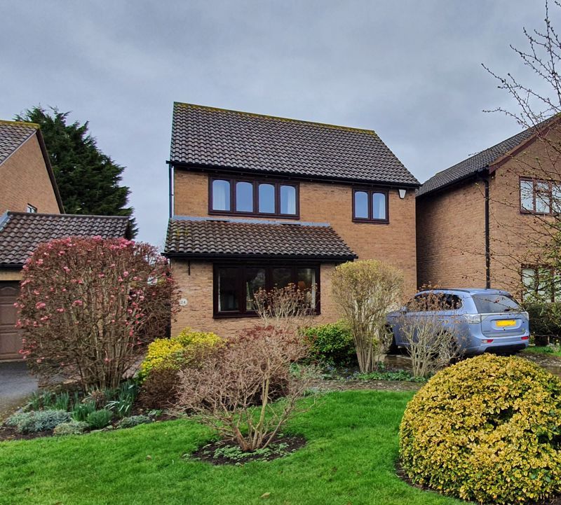 4 bed detached house for sale in Fircroft Close, Hucclecote, Gloucester
