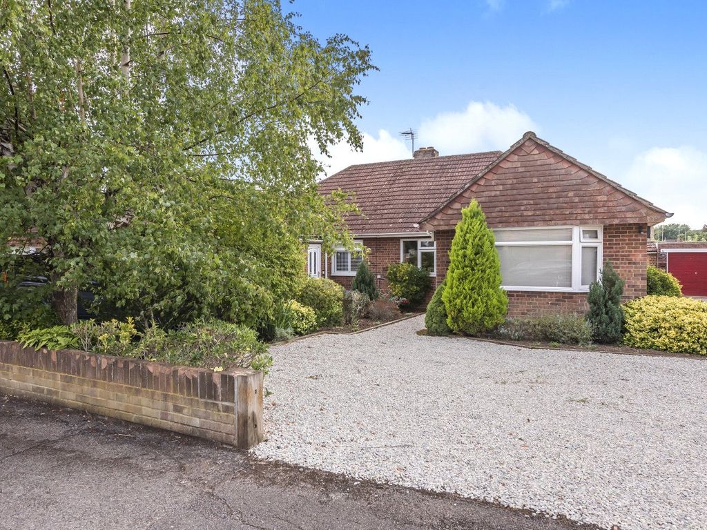 3 bed bungalow for sale in Jacob's Well, Guildford, Surrey GU4 Zoopla