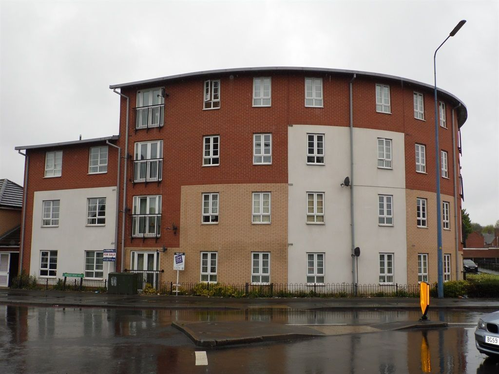 2 bed flat for sale in Heron House, Bell Street, Tipton DY4, £91,000 Zoopla