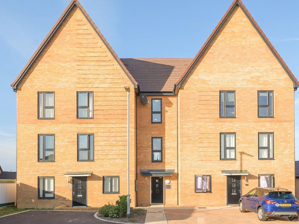 2 bed flat to rent in Heritage Road, Kingsnorth, Ashford TN25, £1,200