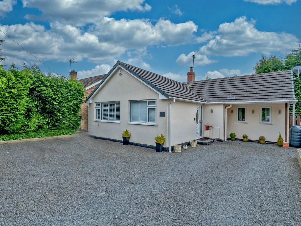 2 bed detached bungalow for sale in Littleworth Road, Hednesford