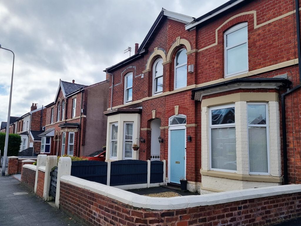 3 bed semidetached house to rent in Hart Street, Southport, Merseyside