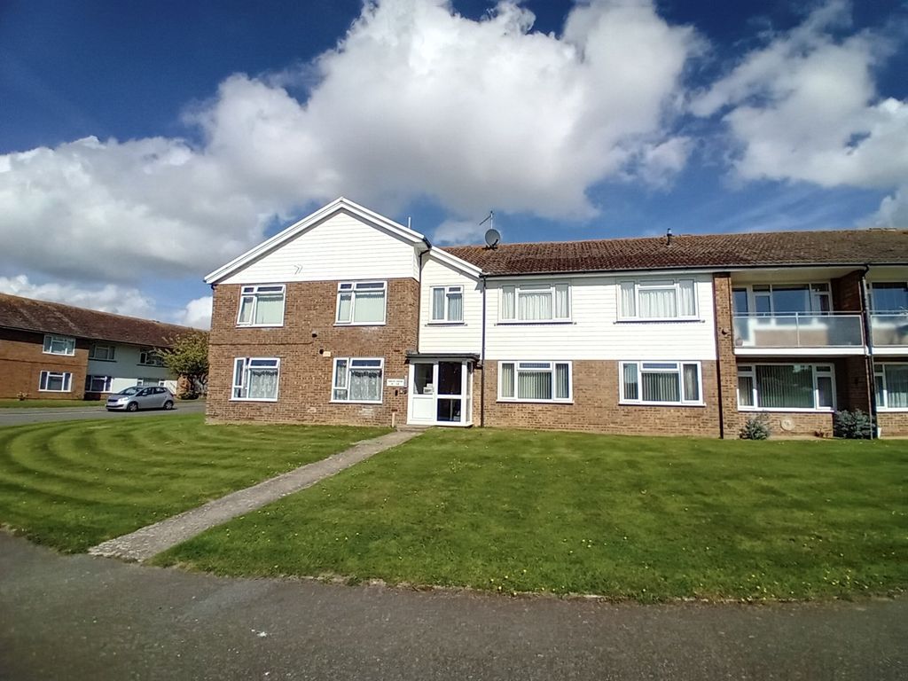 3 bed flat for sale in Normandale, Bexhill On Sea TN39, £290,000 Zoopla