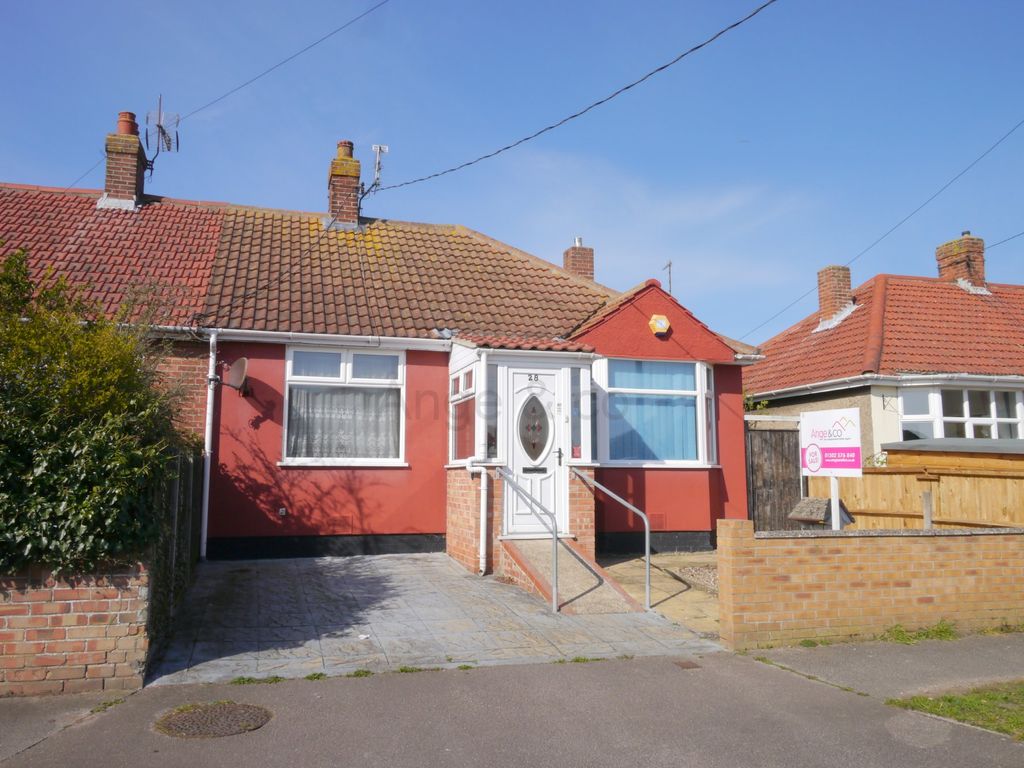 2 bed semidetached bungalow for sale in Highland Way, Lowestoft NR33