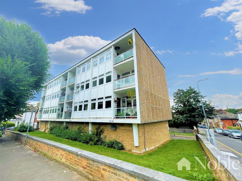 2 bed flat for sale in Warley Mount, Warley, Brentwood CM14 Zoopla