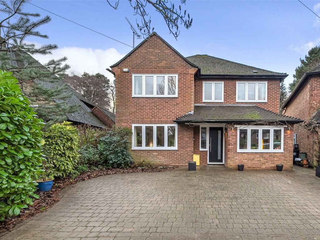 5 bed detached house for sale in Pyrford, Surrey GU22, £1,000,000 Zoopla
