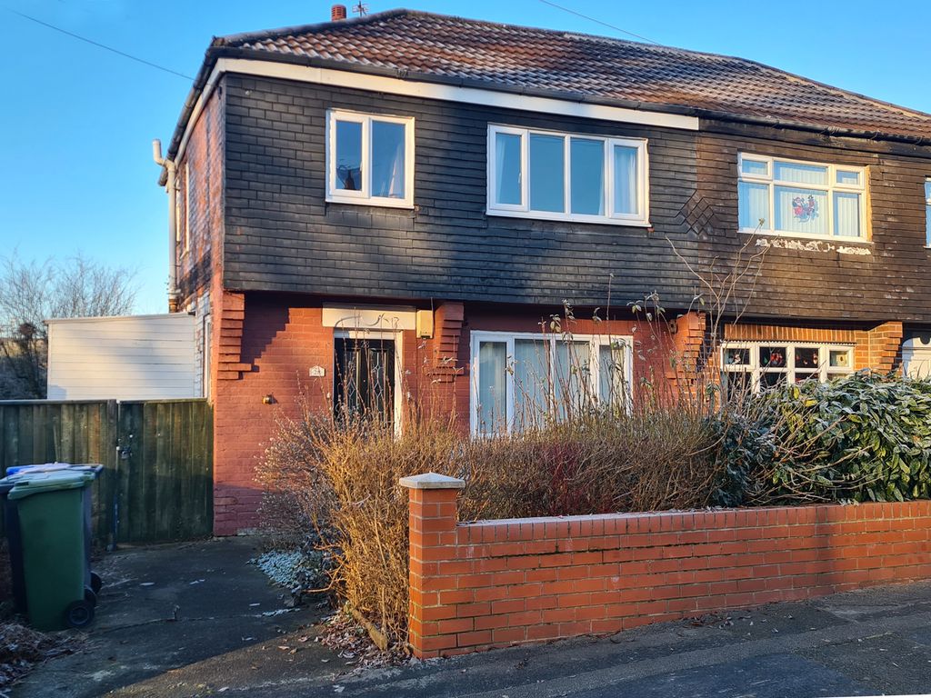 3 bed semidetached house for sale in Clockhouse Avenue, Droylsden