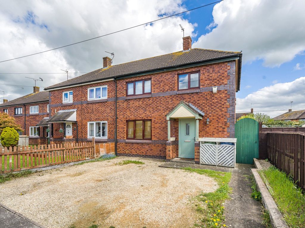 3 bed semidetached house for sale in Sycamore Road, Tewkesbury GL20