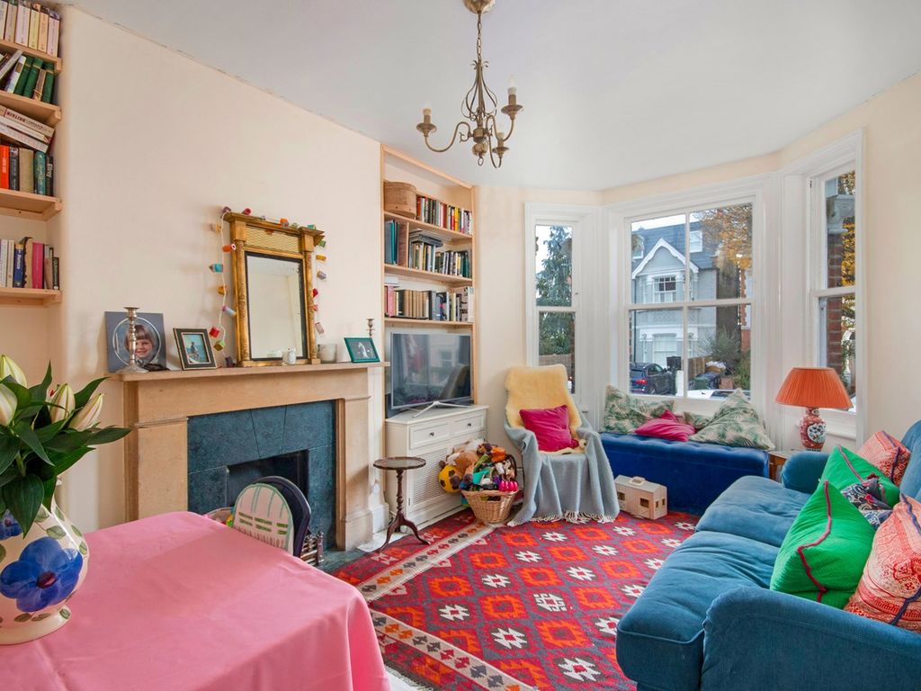 1 bed flat for sale in Agnes Road, Wendell Park, Acton W3, £375,000