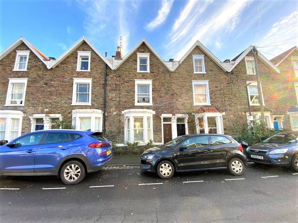4 bed property to rent in Alma Vale Road, Bristol, Somerset BS8, £2,400