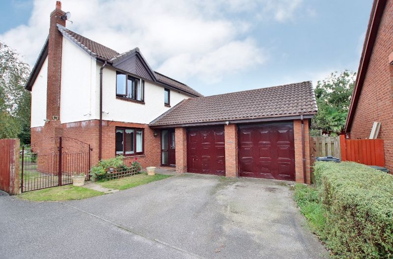 4 bed detached house for sale in Orchard Drive, Little Neston, Cheshire