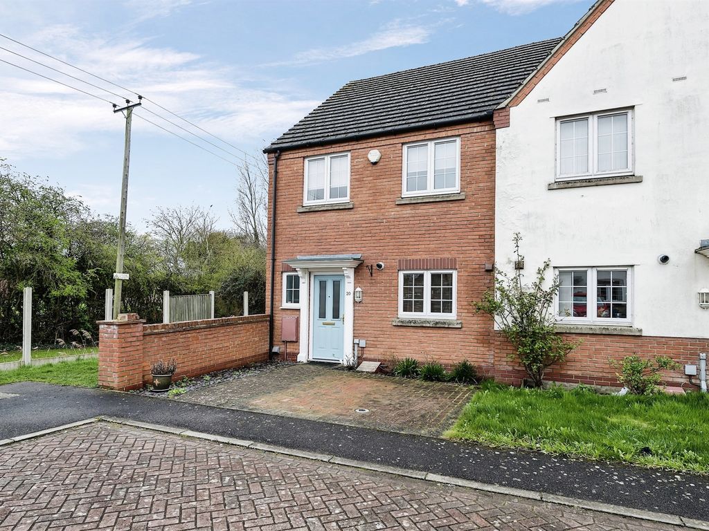 3 bed end terrace house for sale in Bluebell Close, Ramsey, Huntingdon