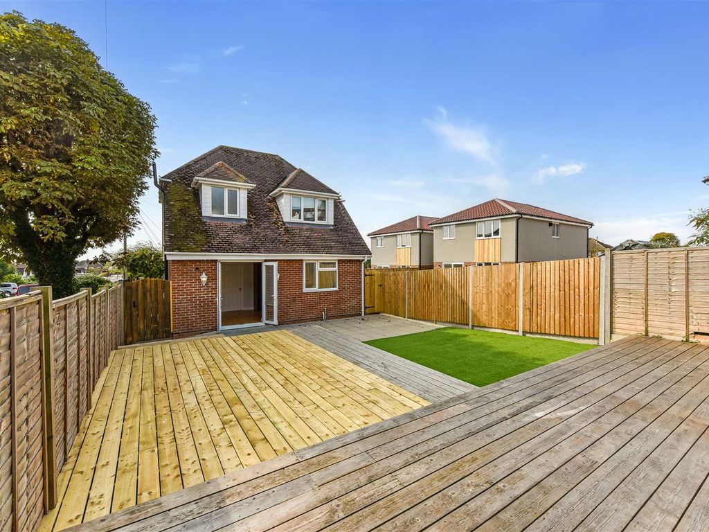 3 bed detached house for sale in Laburnum Avenue, Drayton, Portsmouth