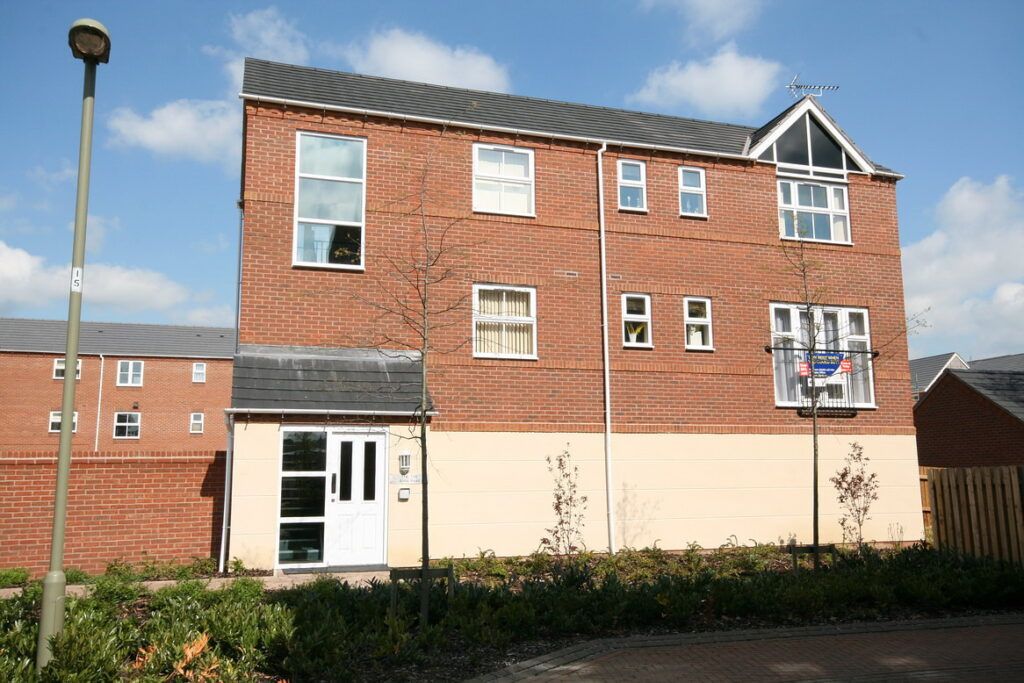 2 bed flat to rent in Alma Road, Banbury, Oxon OX16 Zoopla