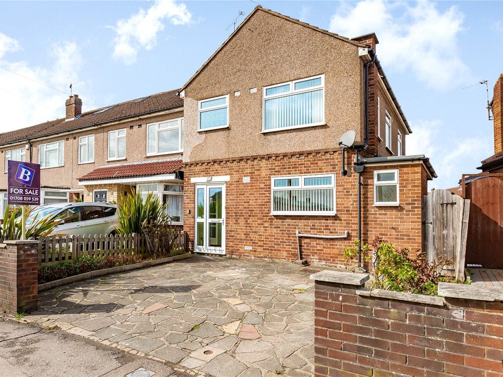 4 bed end terrace house for sale in Front Lane, Upminster RM14 Zoopla